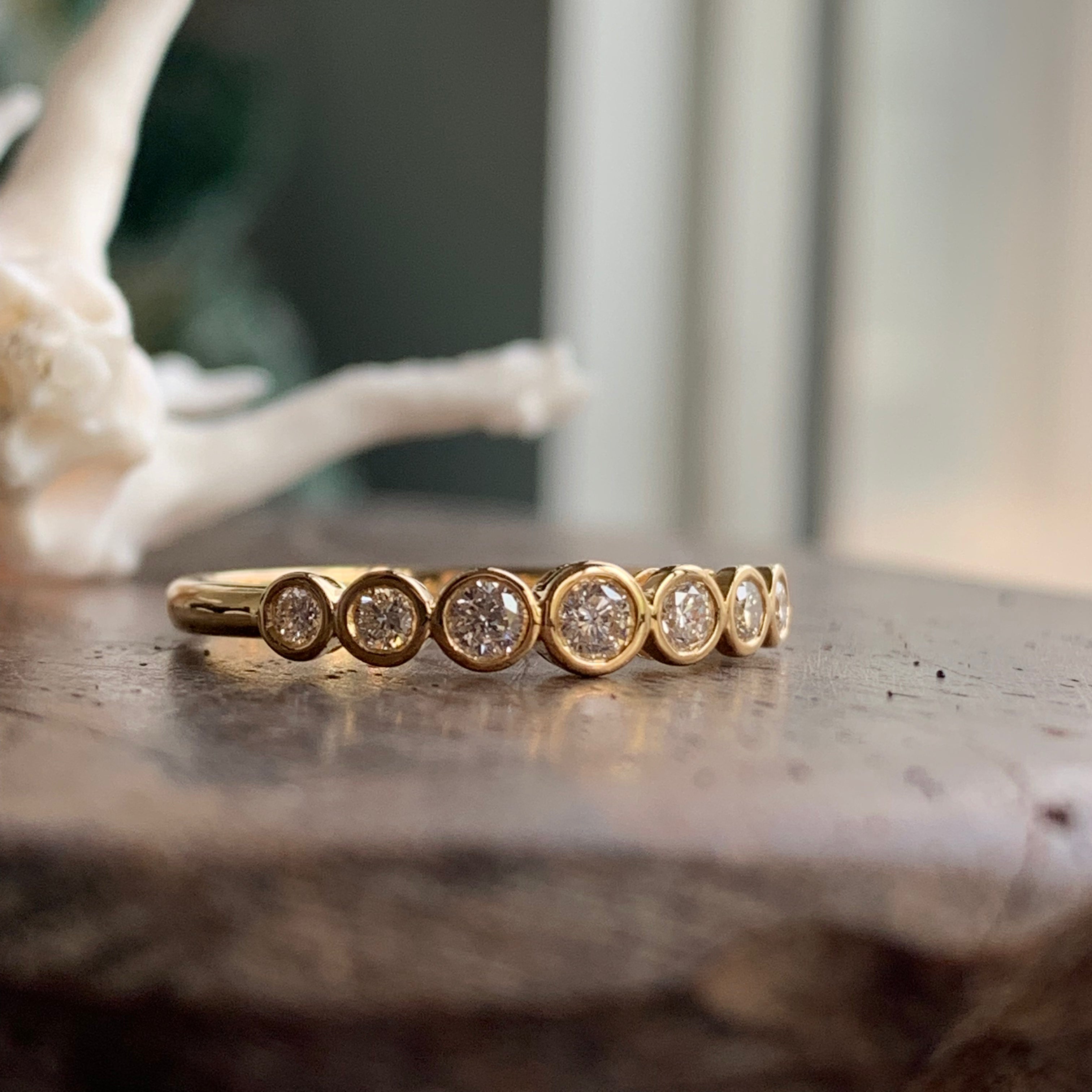 7 Round Cut Diamonds Ring